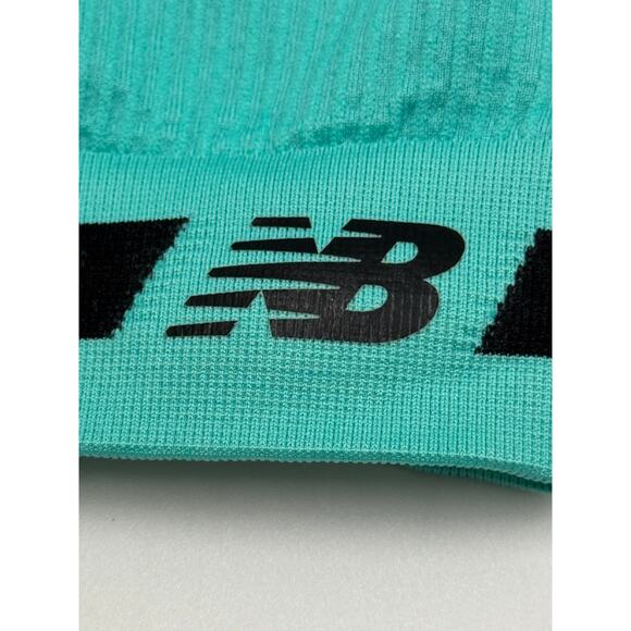 New Balance · Medium · Seamless Ribbed Sports Bra · Racerback · Turquoise Black - Picture 2 of 5